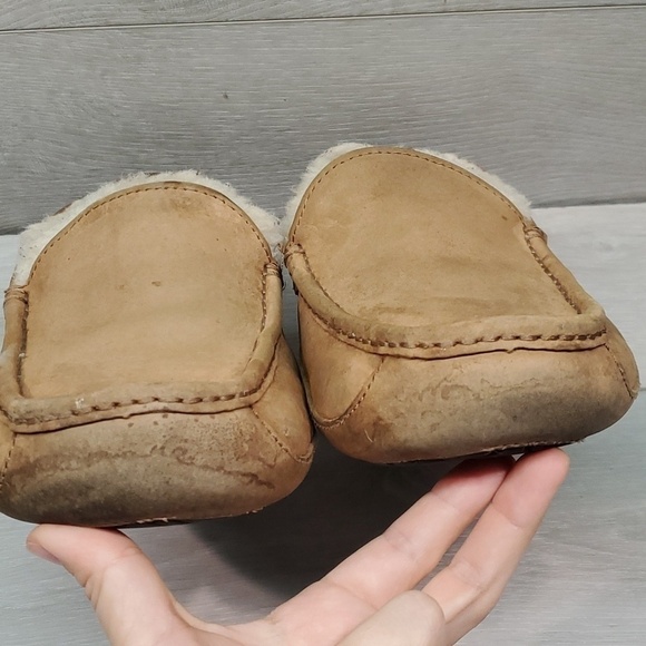Ugg Australia Mens 5775 Leather Loafer Slippers Sheepskin shoes sz 9 main image 13